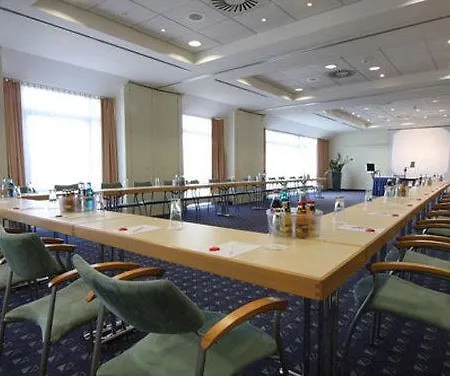 Ramada By Wyndham Hannover Messe Hotel Laatzen