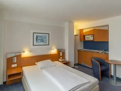 Ramada By Wyndham Hannover Messe Hotel Laatzen
